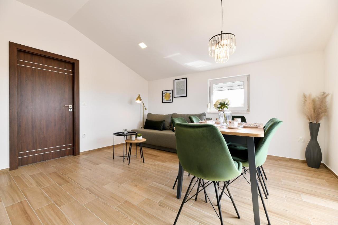 Modern Holiday Apartment "Libra" With Swimming Pool Posedarje Kültér fotó
