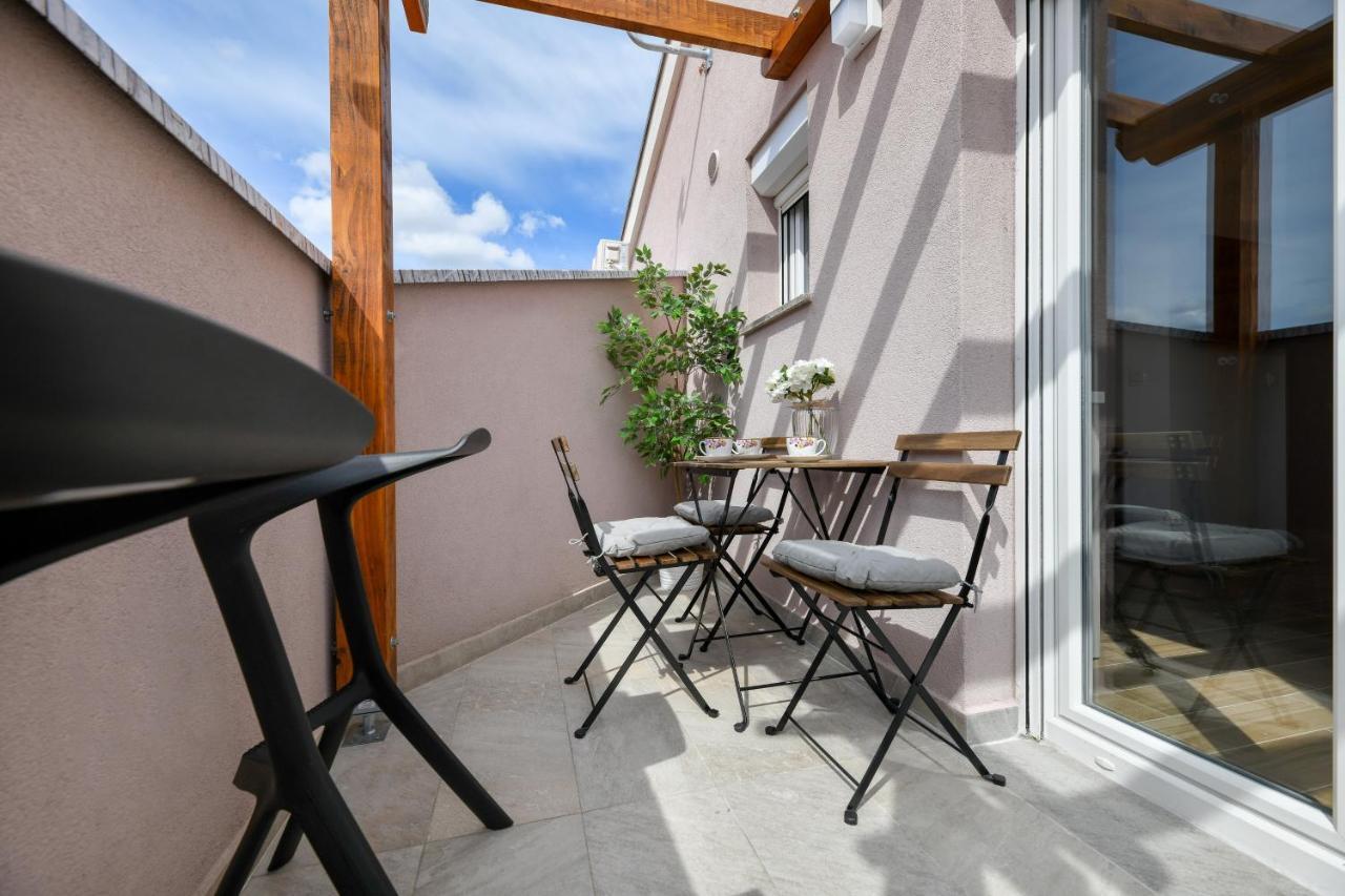 Modern Holiday Apartment "Libra" With Swimming Pool Posedarje Kültér fotó