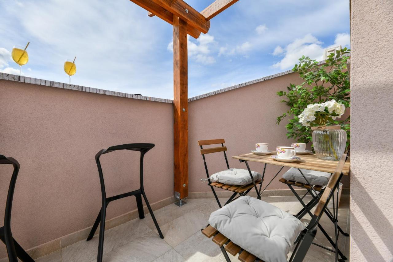 Modern Holiday Apartment "Libra" With Swimming Pool Posedarje Kültér fotó